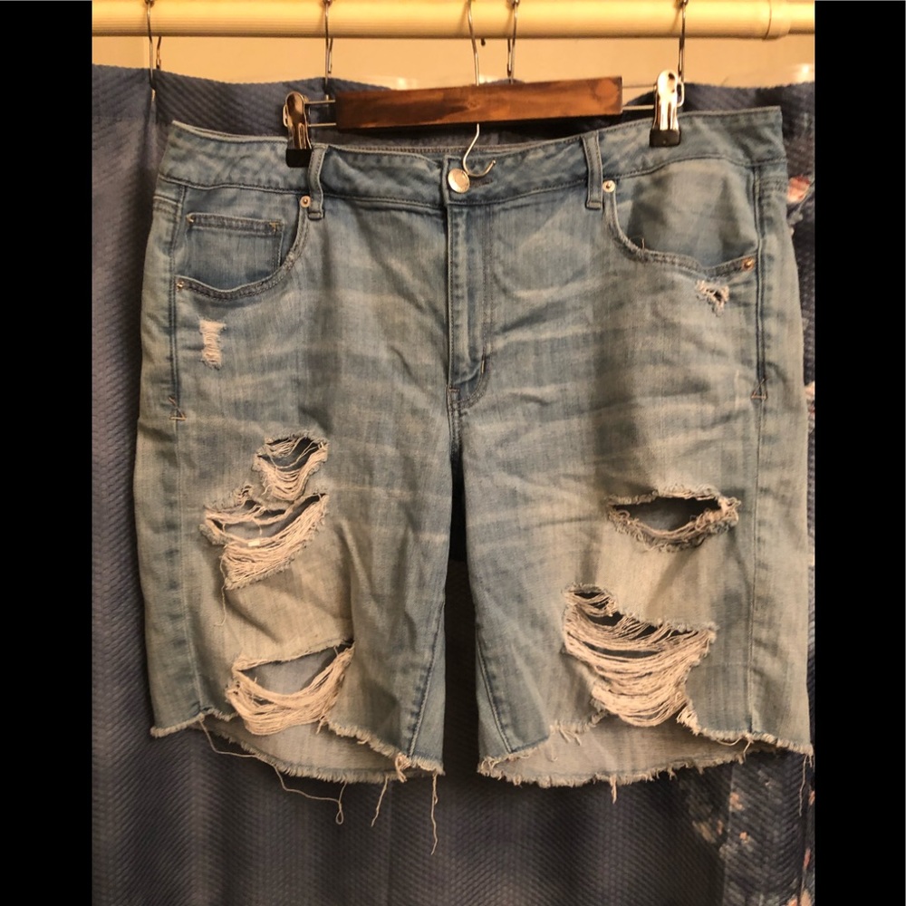 American Eagle Outfitters Bermuda Shorts